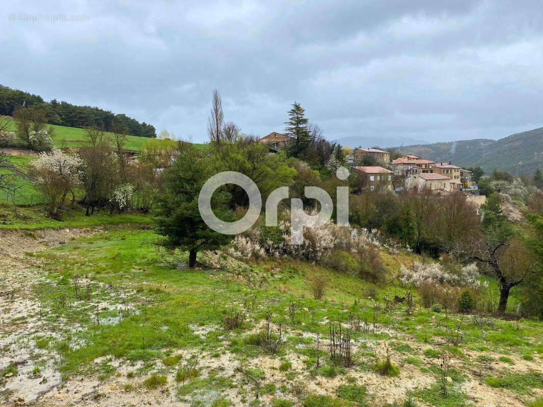 Terrain à CHATEAUVIEUX