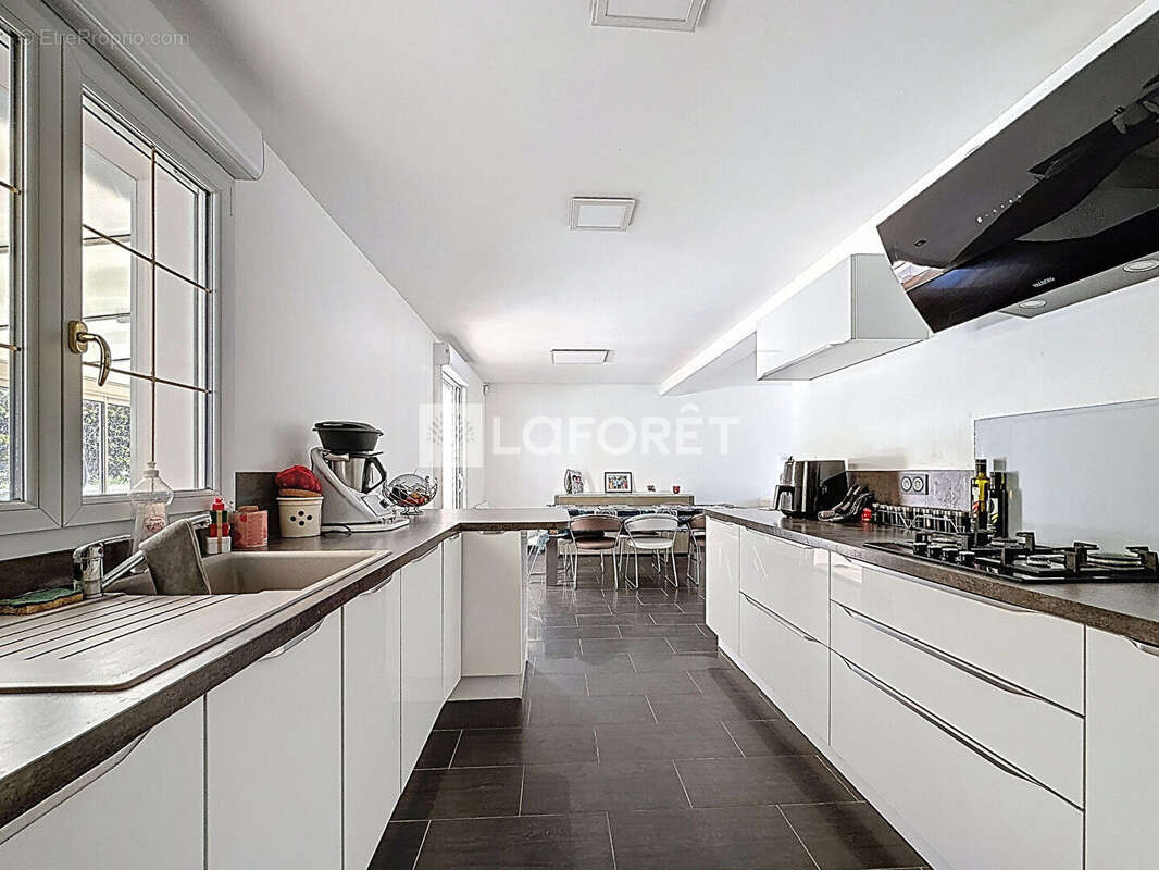 Maison à SAVIGNY-LE-TEMPLE