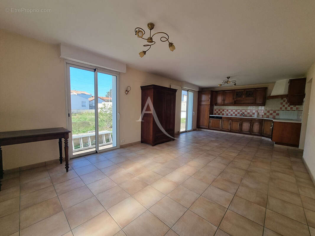 Maison à SAINT-SEBASTIEN-SUR-LOIRE