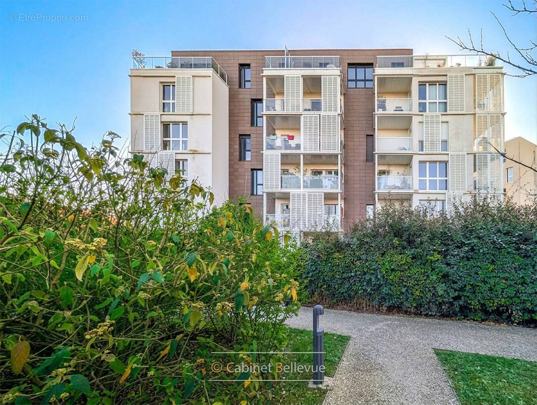 Appartement à ISSY-LES-MOULINEAUX