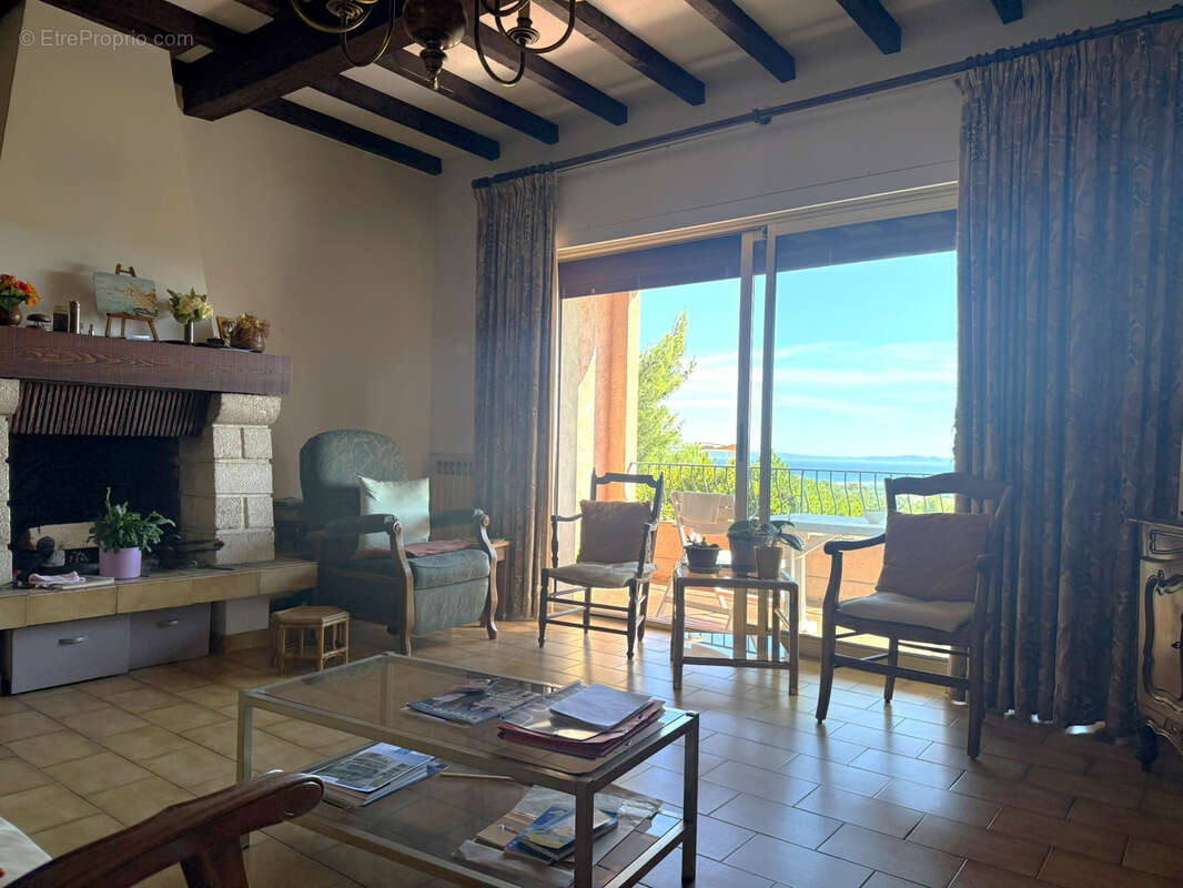 Maison à BORMES-LES-MIMOSAS
