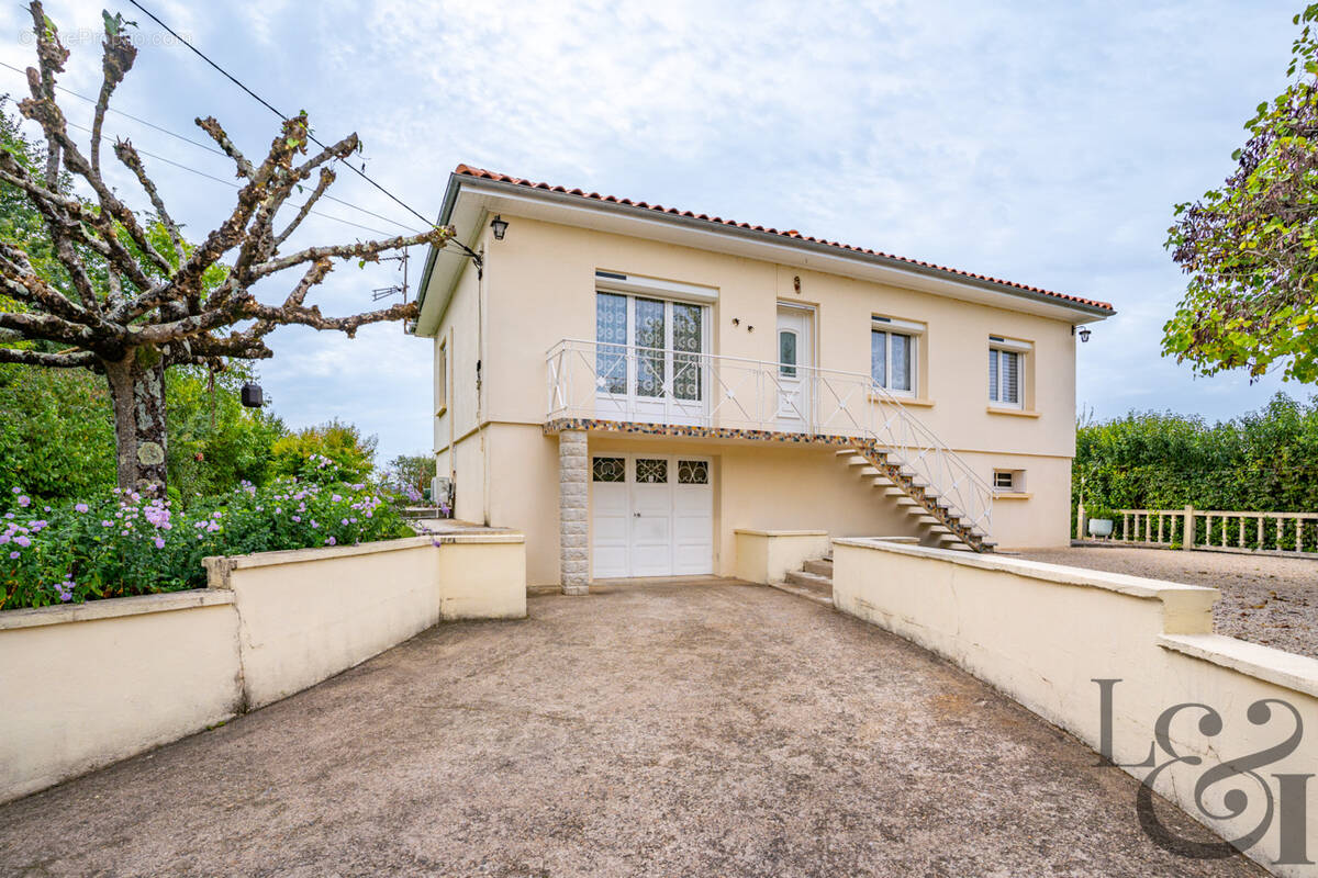 Maison à MONCLAR