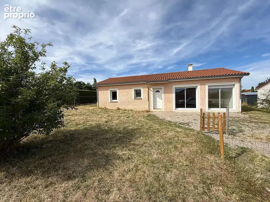 Photo Maison à Renaison au prix de 245 000€
