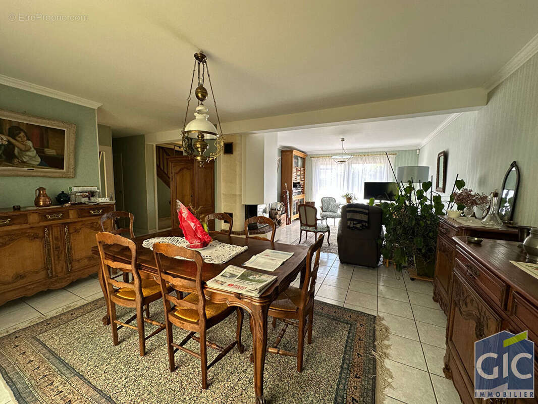 Maison à SAINT-CONTEST