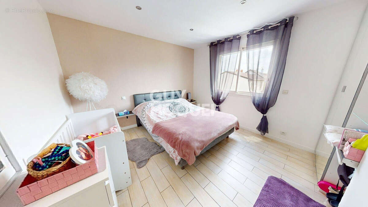 Maison à LES PAVILLONS-SOUS-BOIS