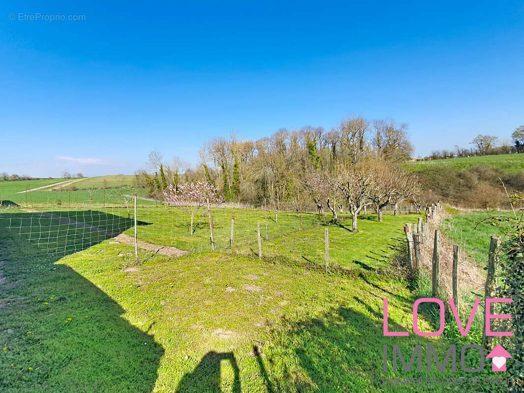 Maison à SAINT-DIDIER-DE-LA-TOUR