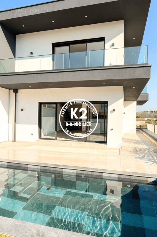 Maison à MONTELIMAR