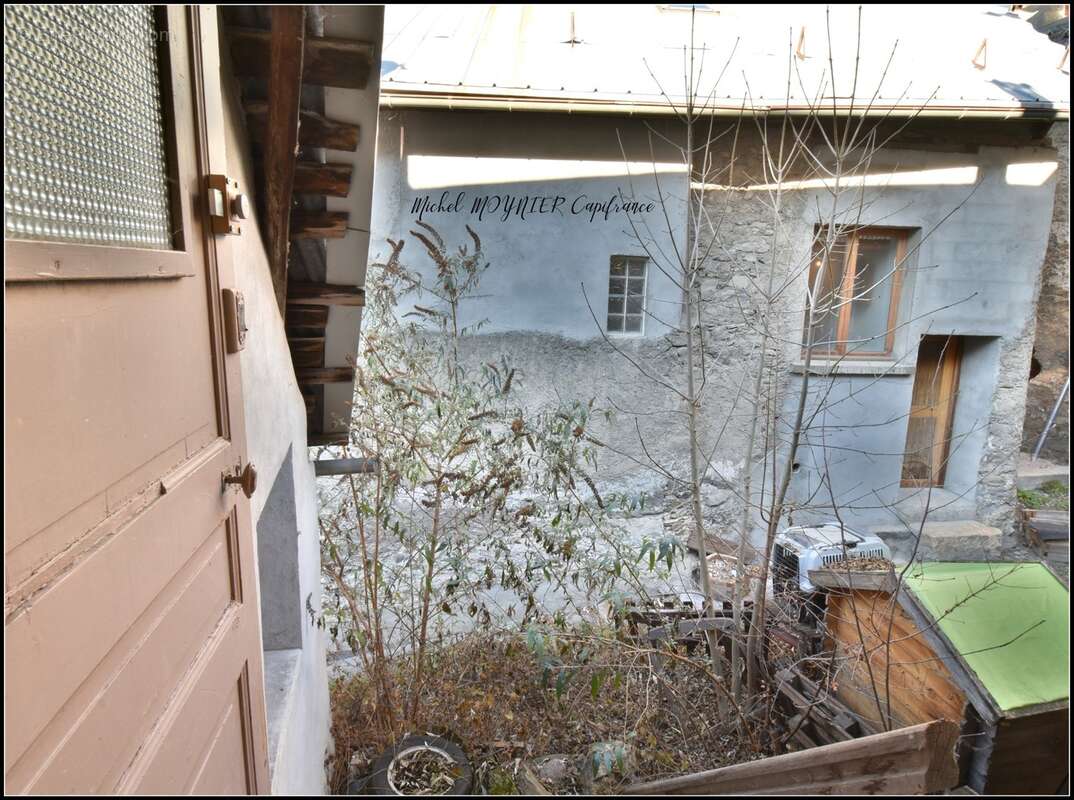 L’Argentière-la-Bessée centre : maison 5 pièces avec cave, combles et jardinet - photo 18