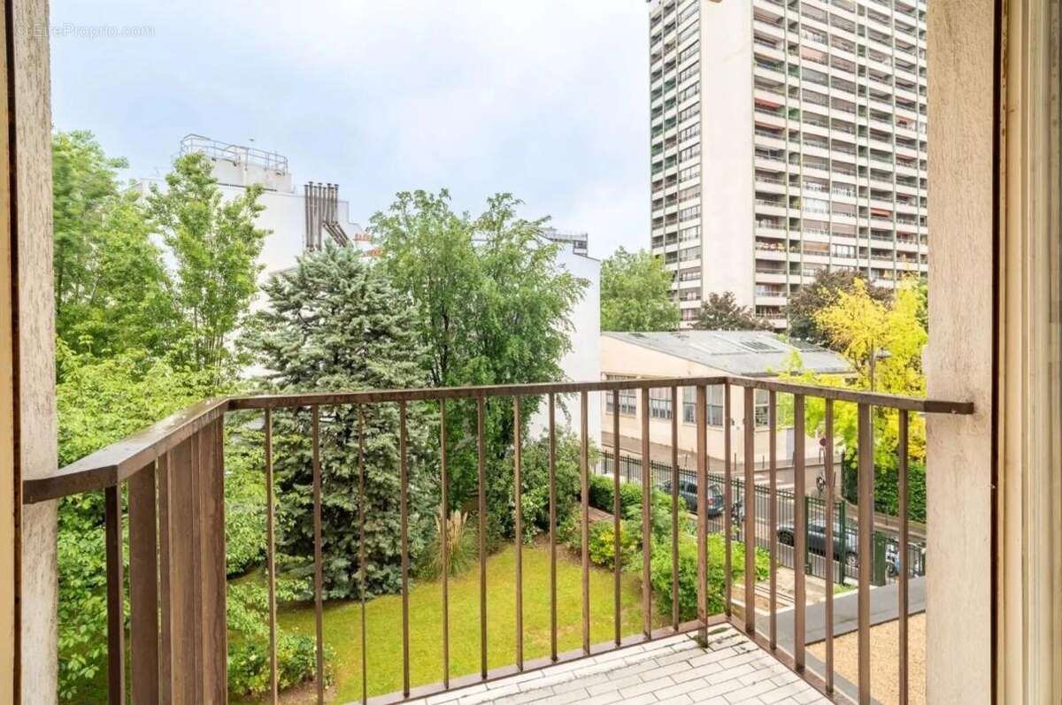 Appartement à PARIS-20E