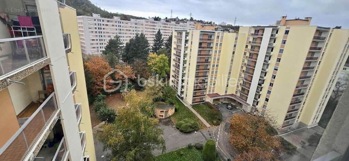 Appartement à SAINT-ETIENNE