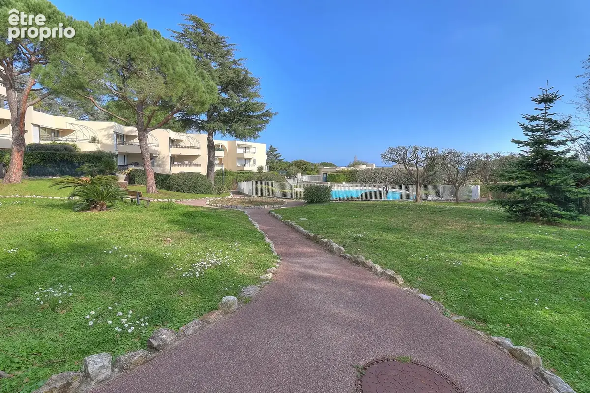 Charmant 2 pièces dans résidence avec piscine - photo 25