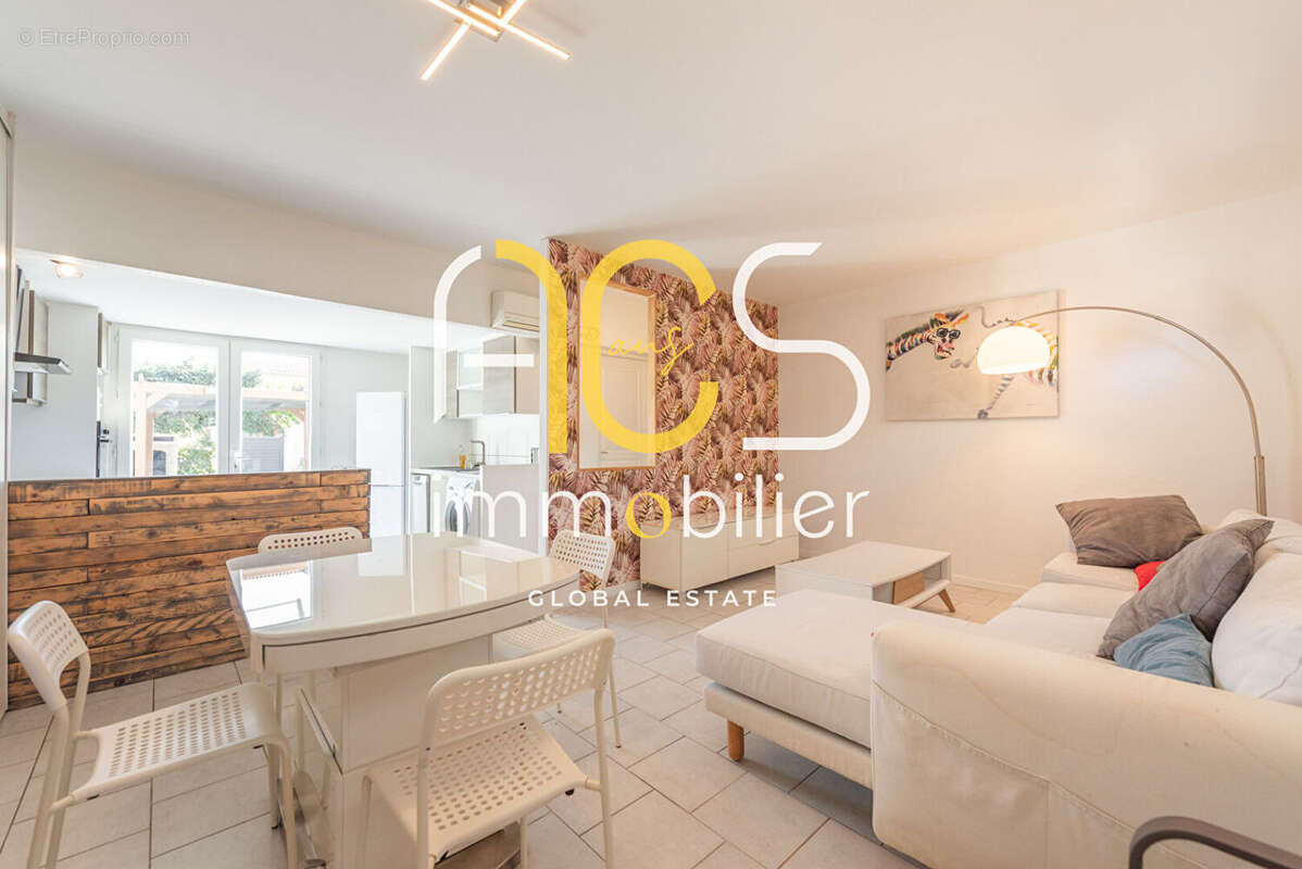 Appartement à CHATEAUNEUF-LES-MARTIGUES