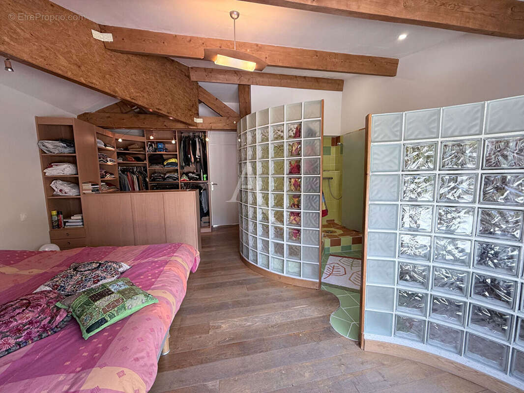 À vendre - Chelles : maison de caractère où l'ancien rencontre le contemporain - photo 6