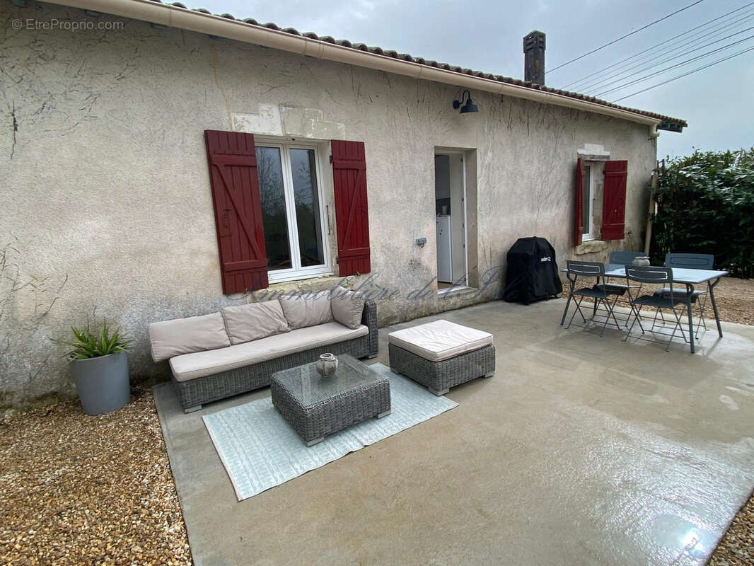 Maison à NEUVIC