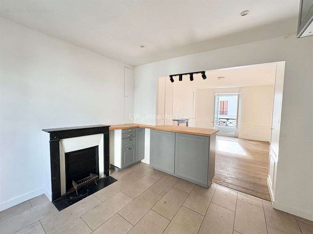 Appartement à PARIS-15E