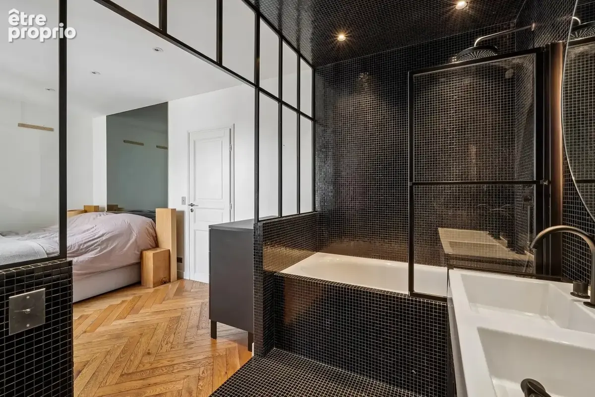 Paris 4 - Rue du Trésor - Superbe appartement de 5P - 3CH - 121 m2 avec cave - photo 9