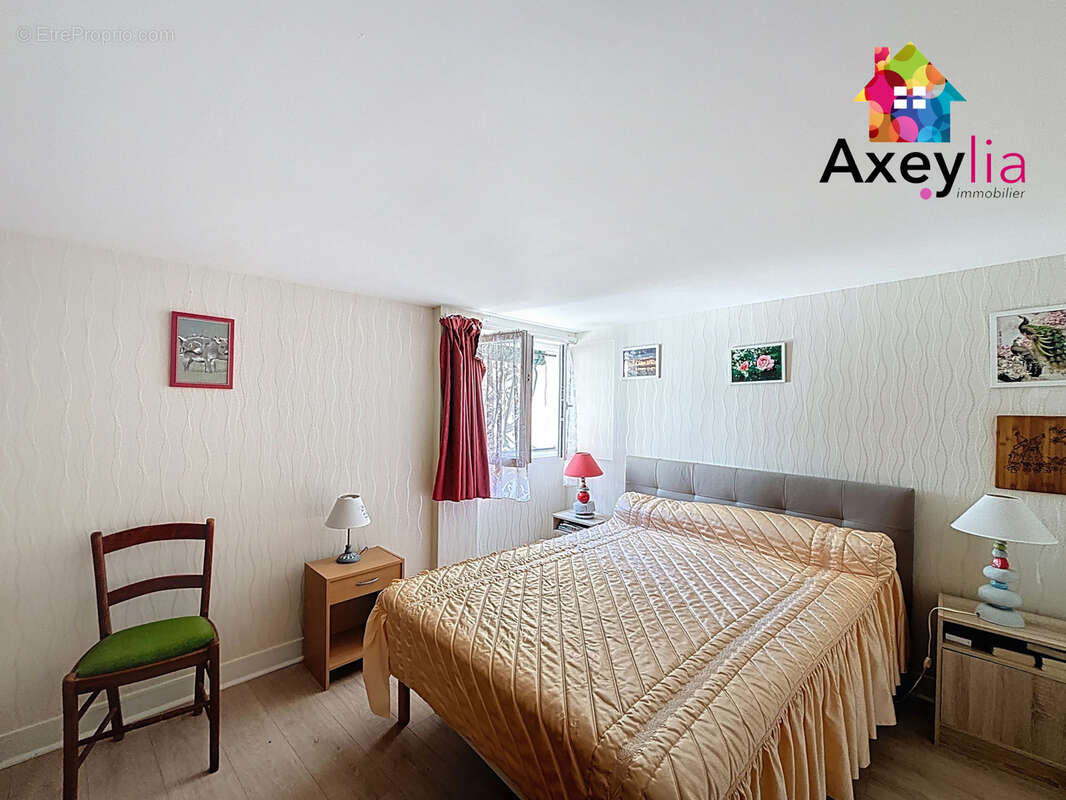A vendre - renaison centre - maison de bourg, terrain, dependances et maisonette supplementaire - photo 5