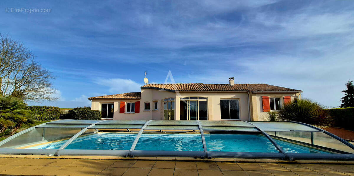 Maison Saintes 5 pièce(s) avec piscine et son appartement dédié - photo 6