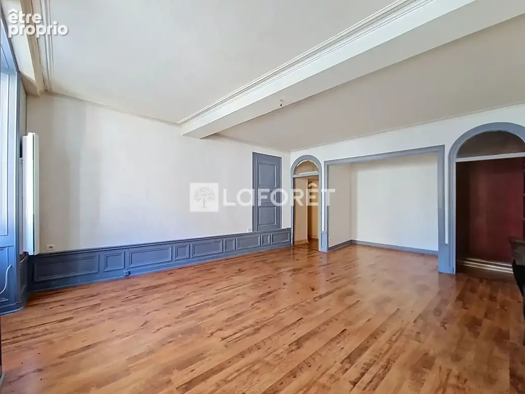 Appartement Gray 3 pièce(s) 98 m2 - photo 3