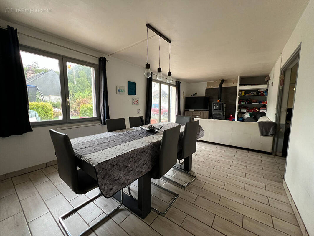 Maison à FONTAINE-SOUS-PREAUX