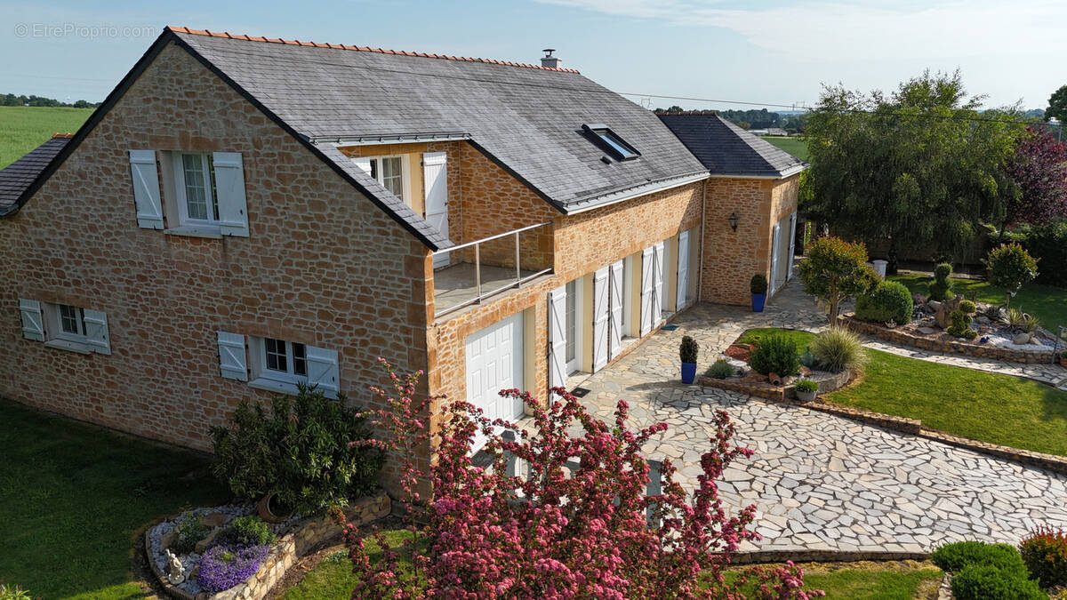Maison à SAINT-GEREON