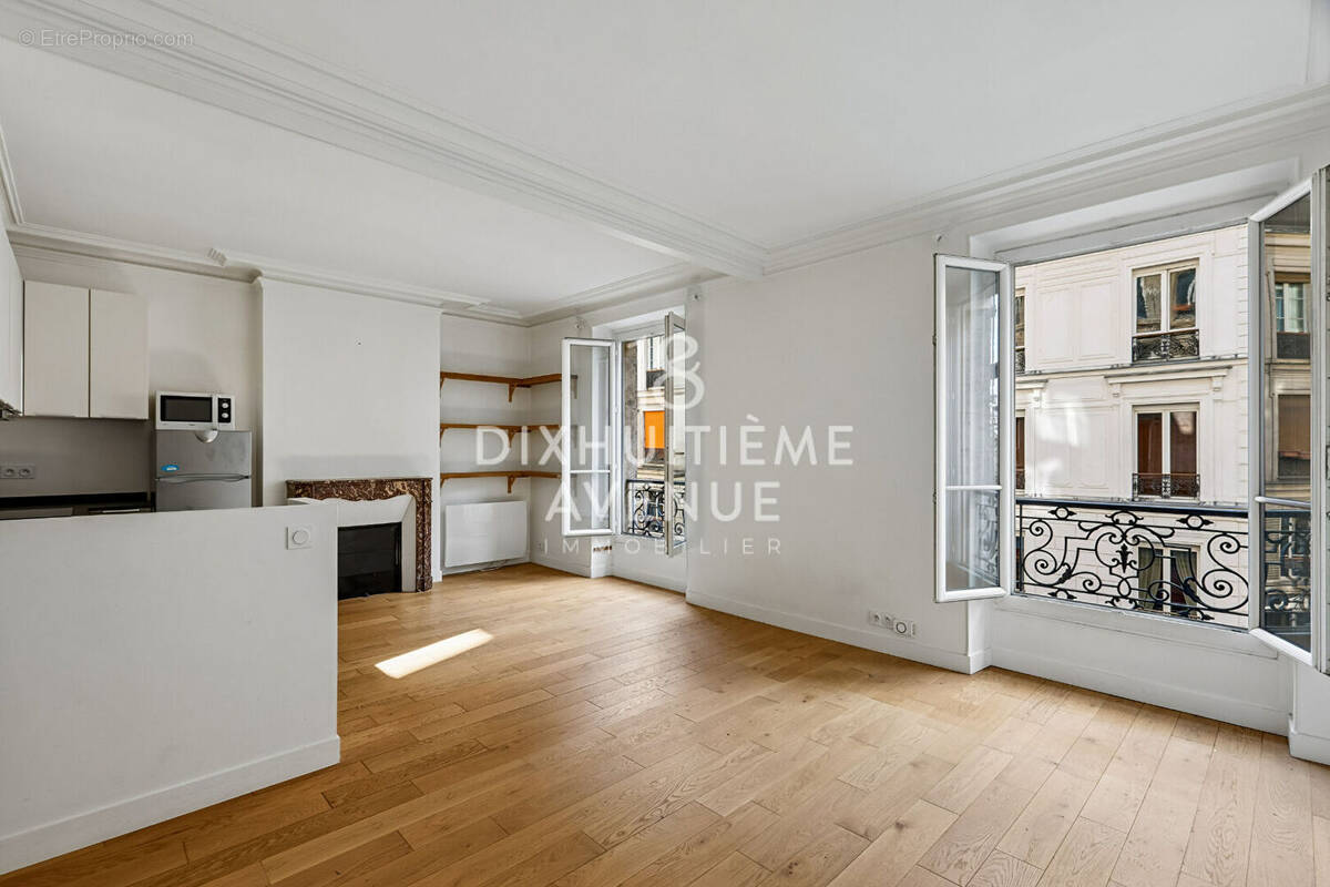 Appartement à PARIS-18E