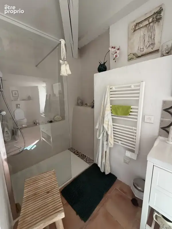 SAINT QUENTIN LA POTERIE. Joli Duplex avec local commercial en rdc - photo 17