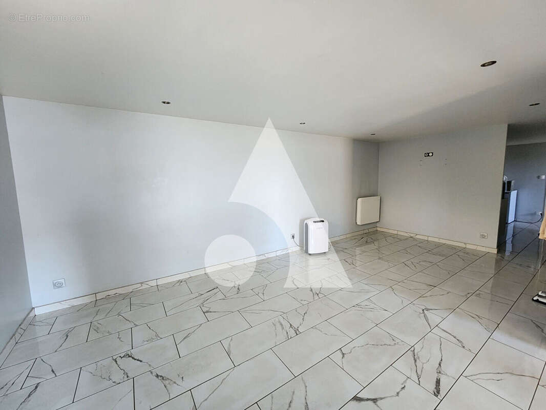 Maison à SAINT-BERAIN-SOUS-SANVIGNES