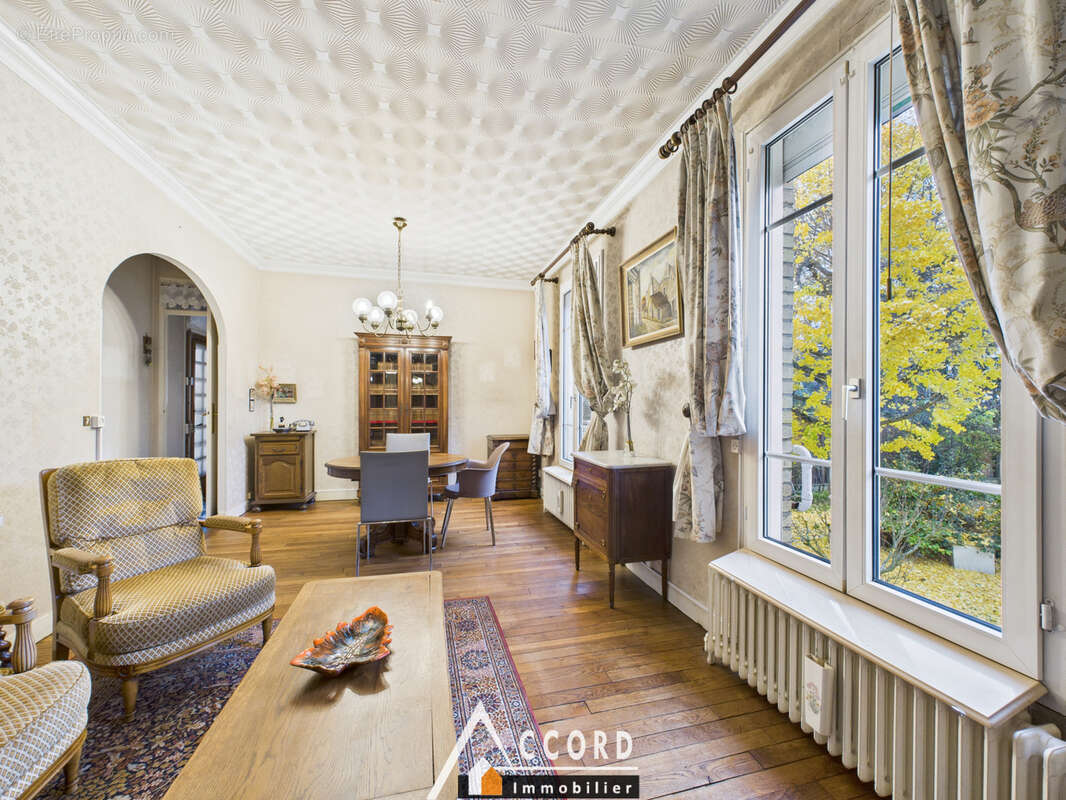 Maison à SARTROUVILLE