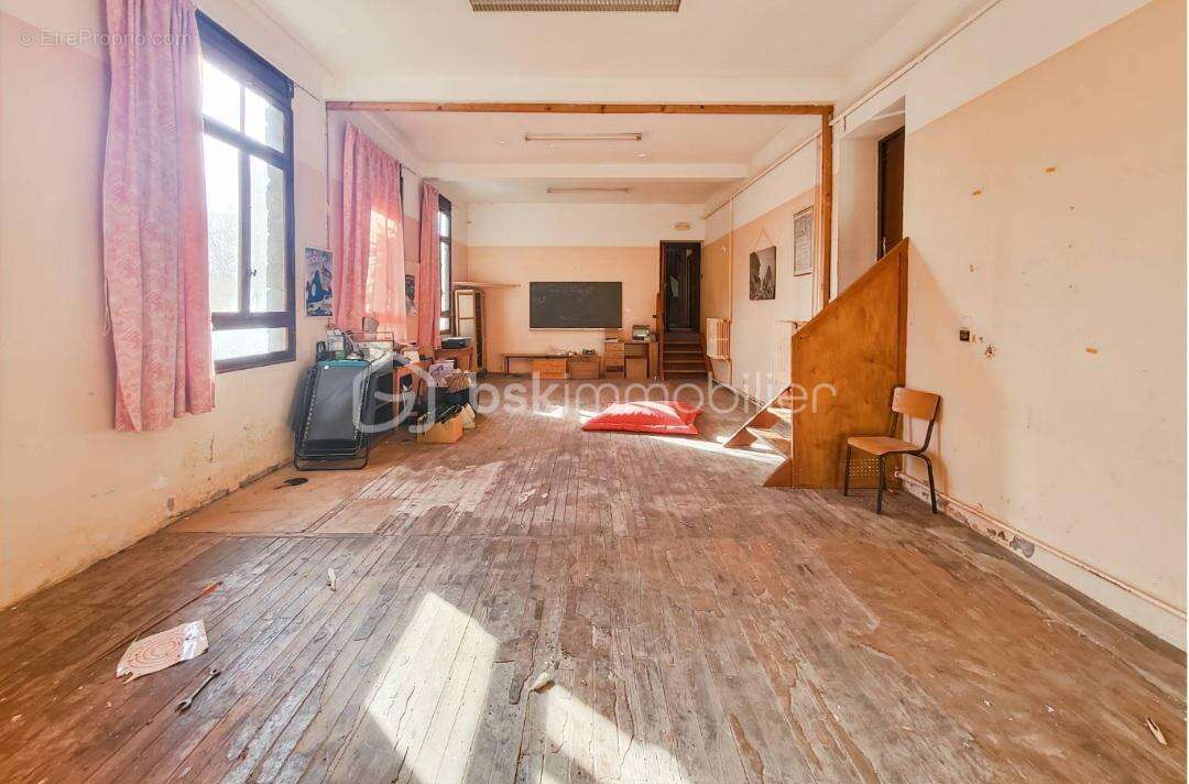 ***Opportunité rare pour investisseurs *-*vaste bâtisse de caractère à Embrun-*** - photo 11