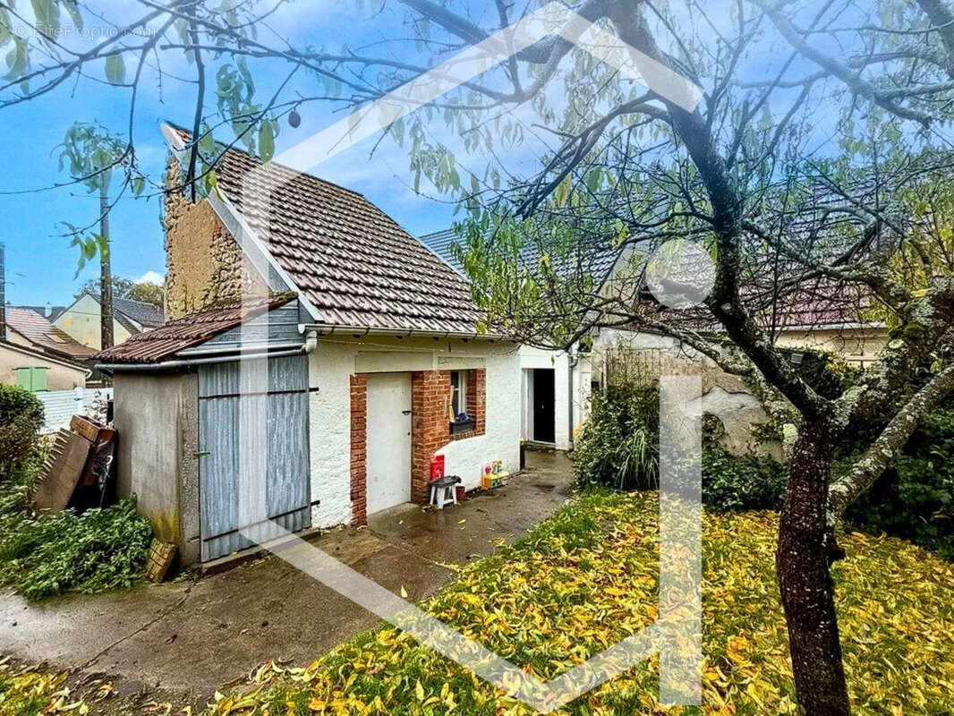 Maison à COSNE-COURS-SUR-LOIRE