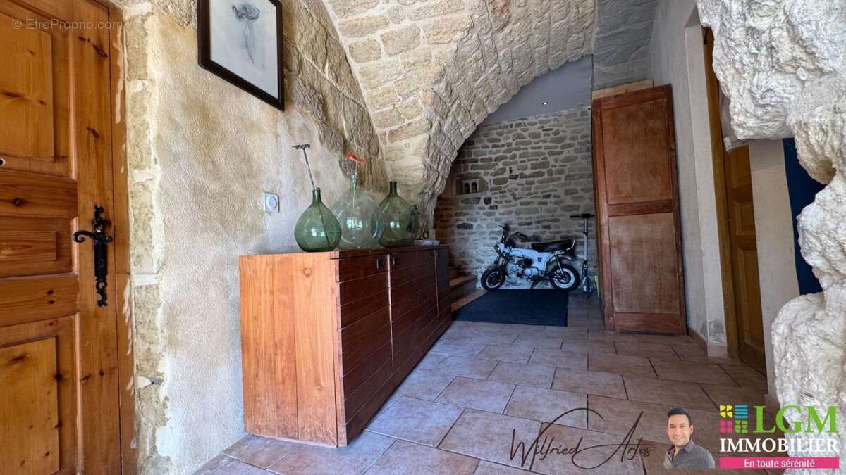 Maison à GALLARGUES-LE-MONTUEUX