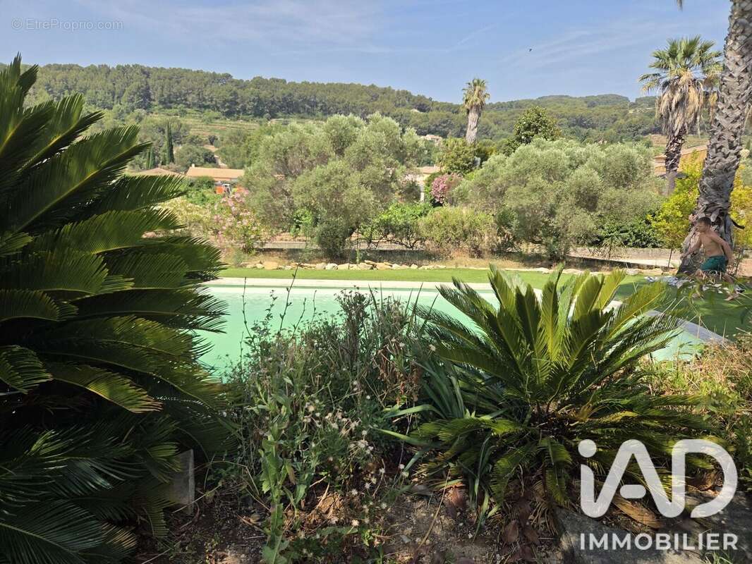 Photo 3 - Maison à LE CASTELLET