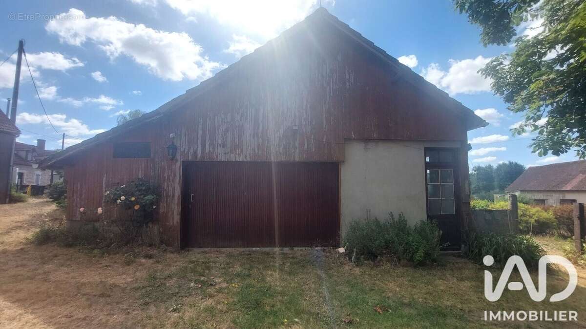 Maison 128 m² à Saint-Georges-Sur-La-Pree  - photo 2