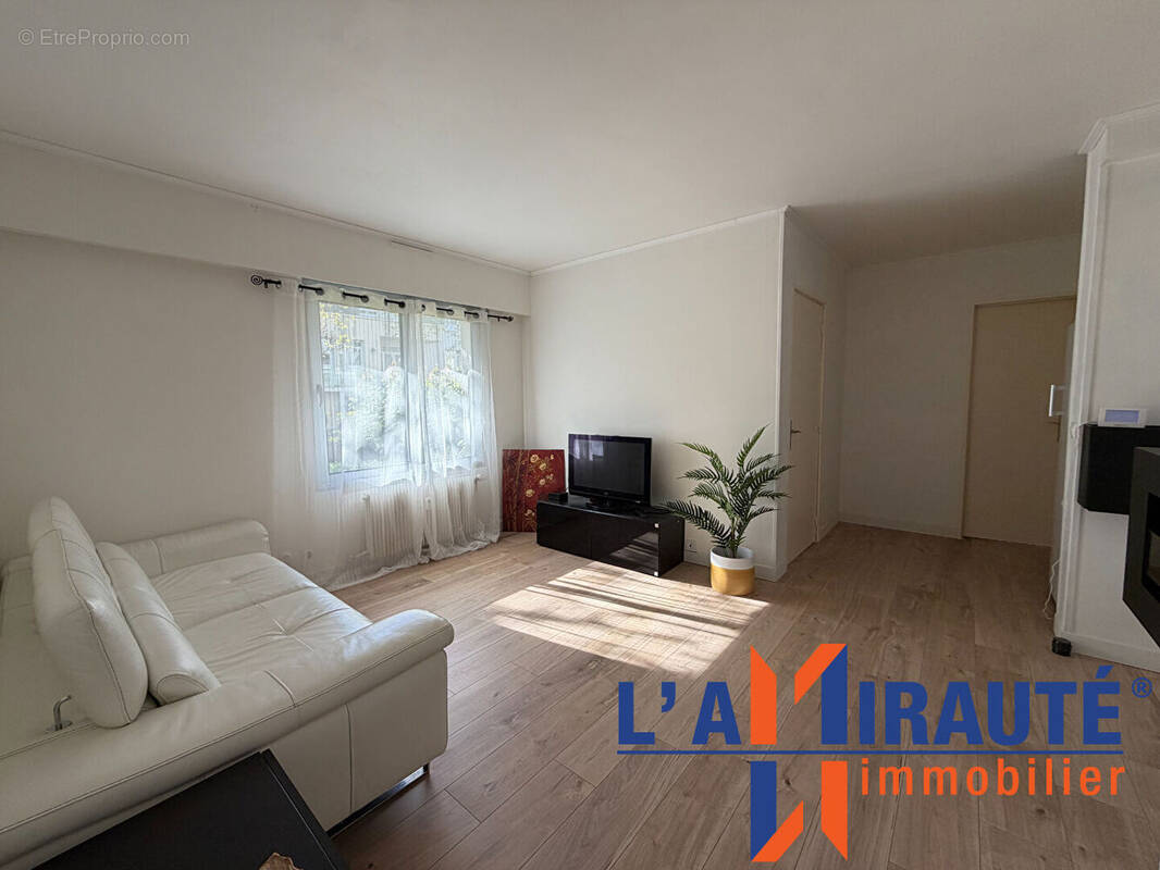 Appartement à SARTROUVILLE