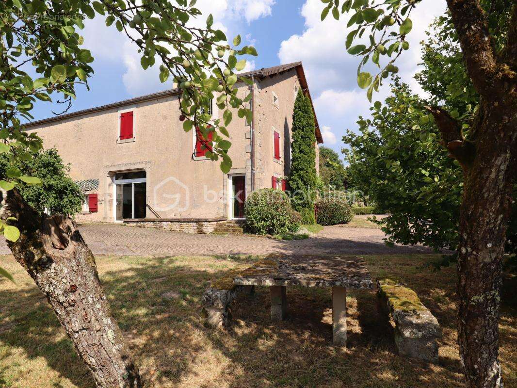 Maison à FOUGEROLLES