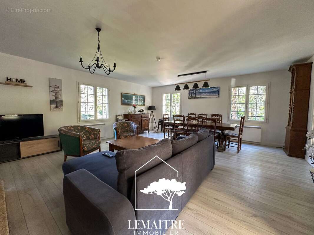 Maison à LES MATHES