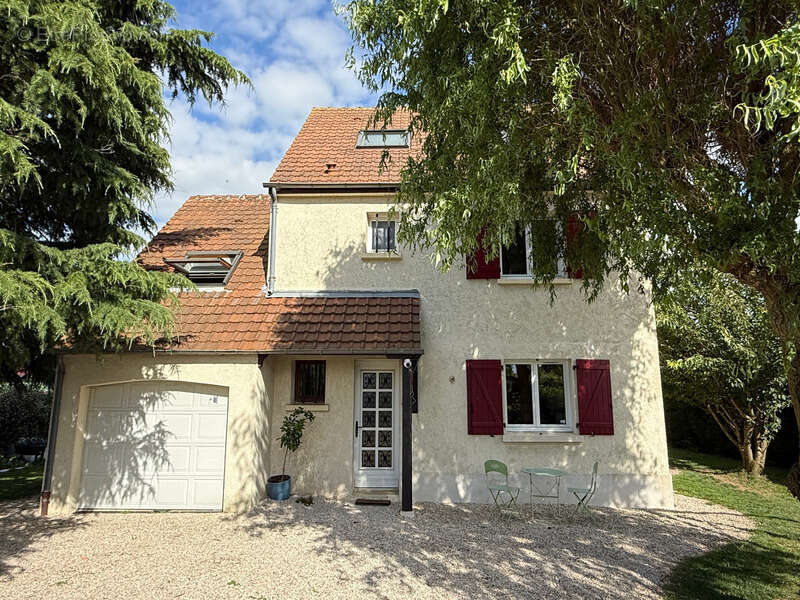 Maison à GRISY-LES-PLATRES