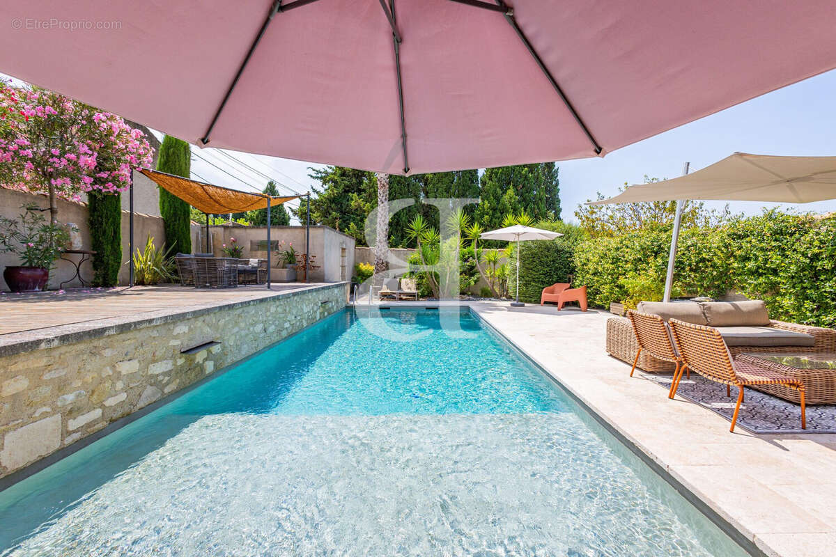 Maison 252 m² à Saint-Remy-De-Provence  - photo 5