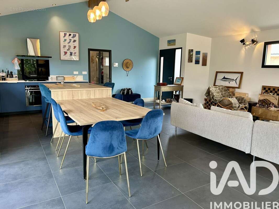 Photo 8 - Maison à VENDAYS-MONTALIVET