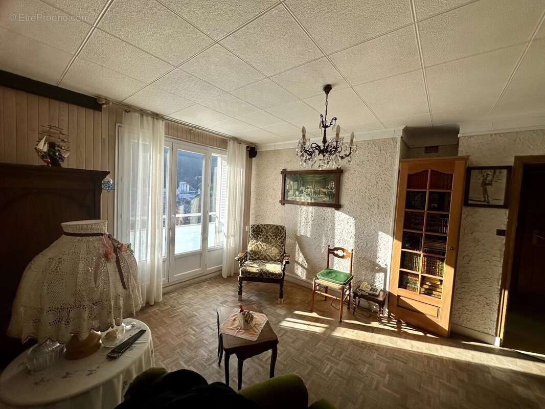 Appartement à FONTAINE