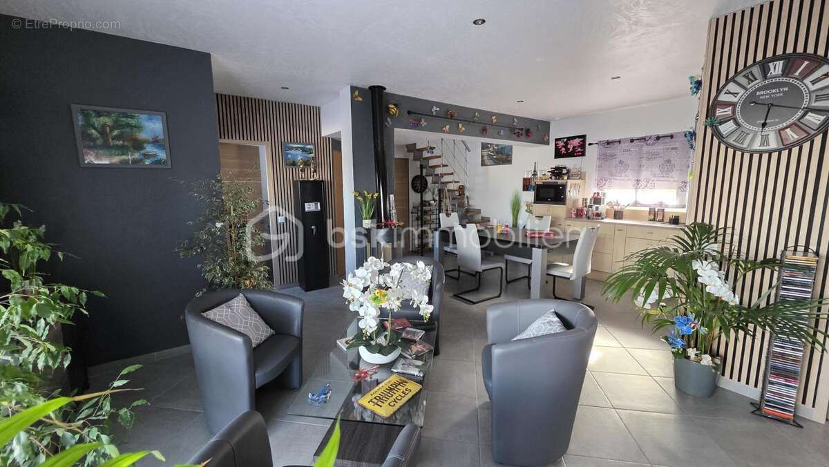 Maison à TREILLES