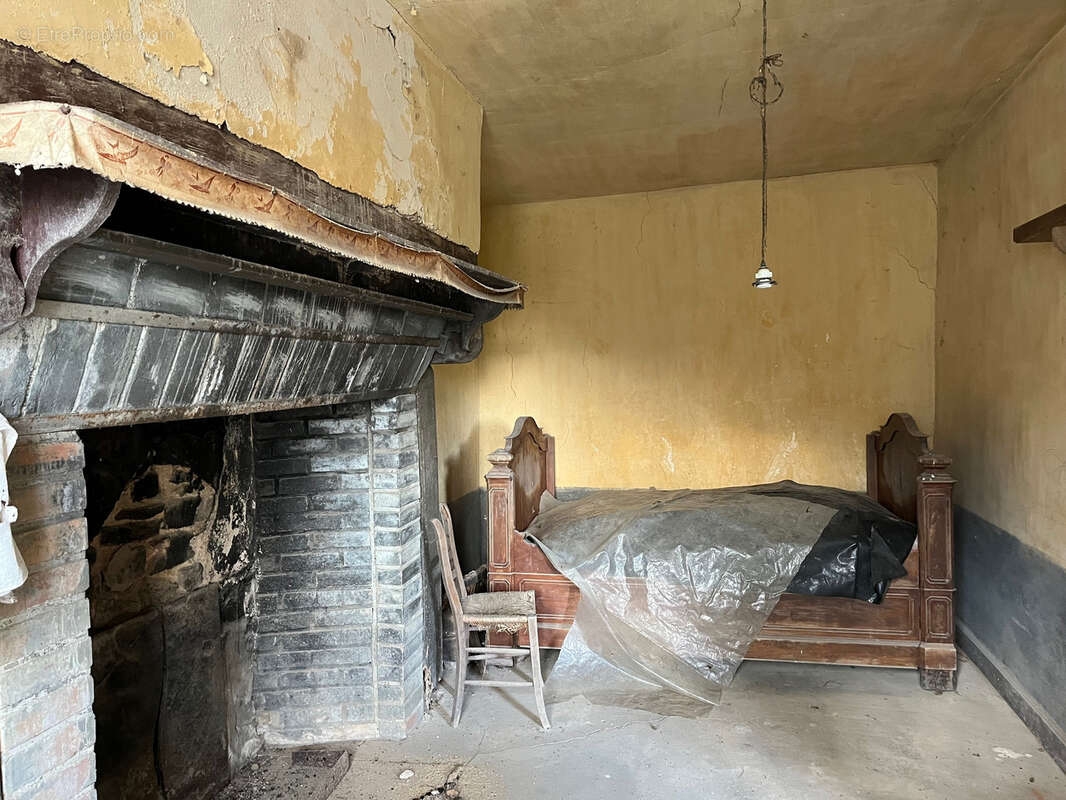 Mi-chemin Brive et Limoges - Belle fermette et dépendances a rénover - photo 9