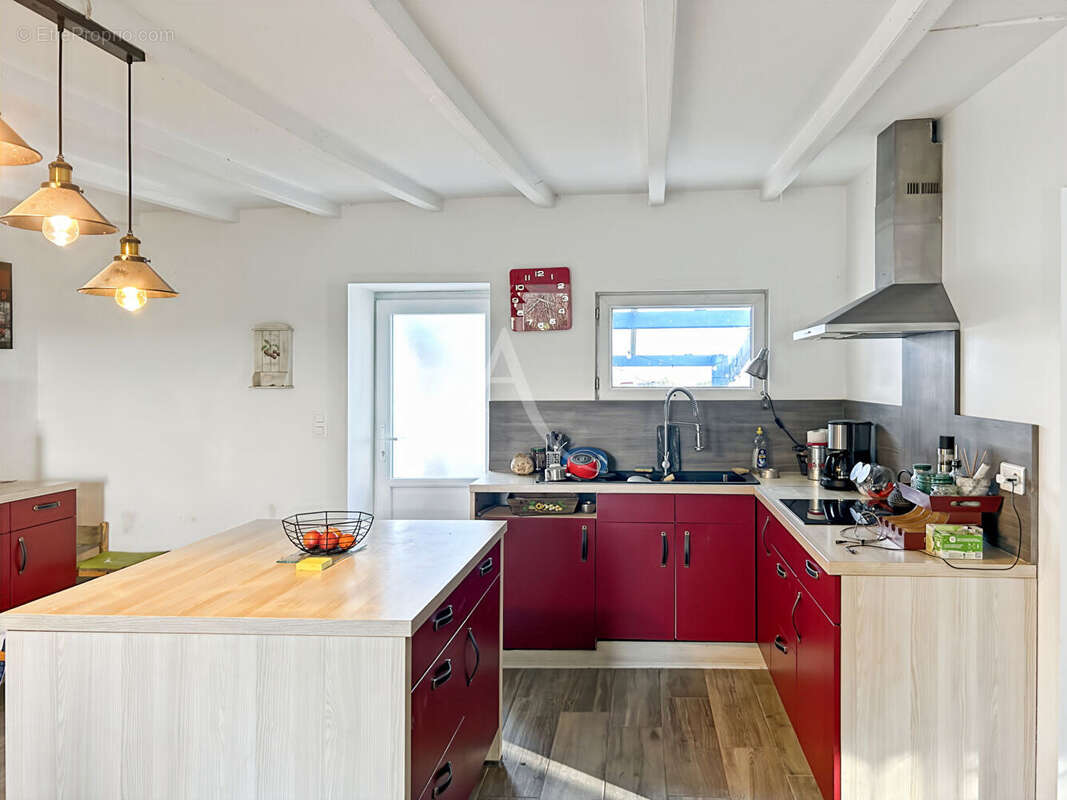 Maison à LE GUE-DE-VELLUIRE