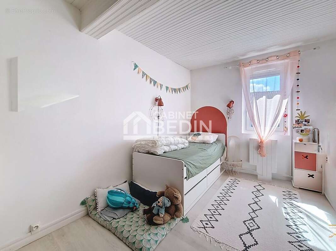 Maison à BRUGUIERES