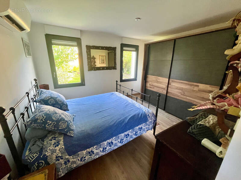 Maison à SAINTE-RADEGONDE-DES-NOYERS