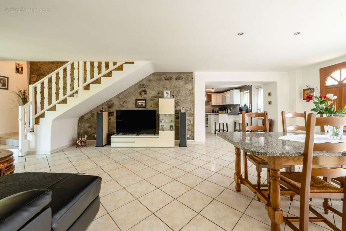 Maison à CHARVONNEX