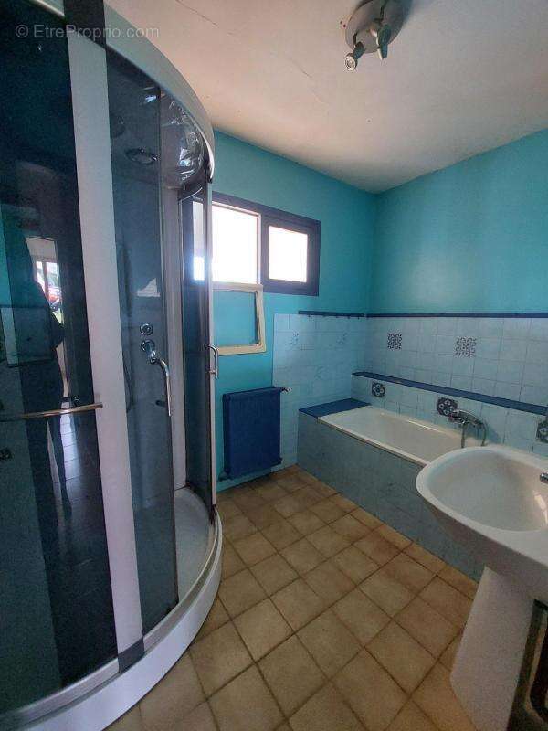 Maison à BELLE-ISLE-EN-TERRE