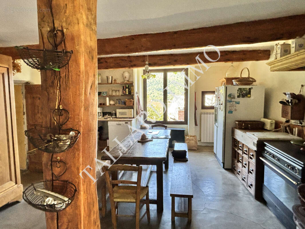 Venterol, maison 163 m2 + grages, caves et jardin. - photo 9