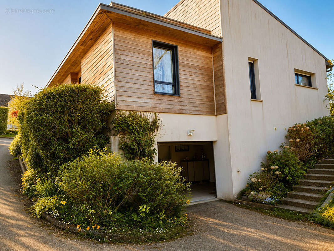 PLOUDALMEZEAU - Maison contemporaine - Rare sur le marché ! - photo 4